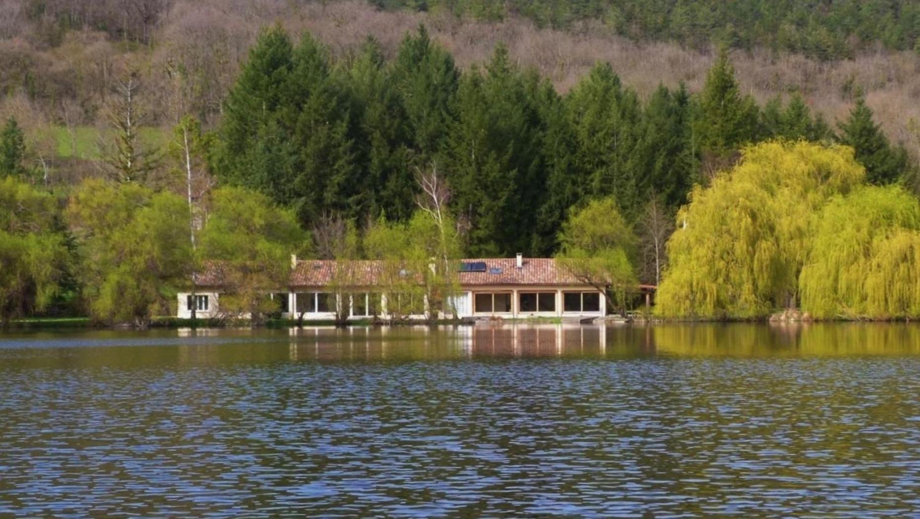 Cottage Les Pyrenees Au Bord De L'Eau Barbazan Exterior photo
